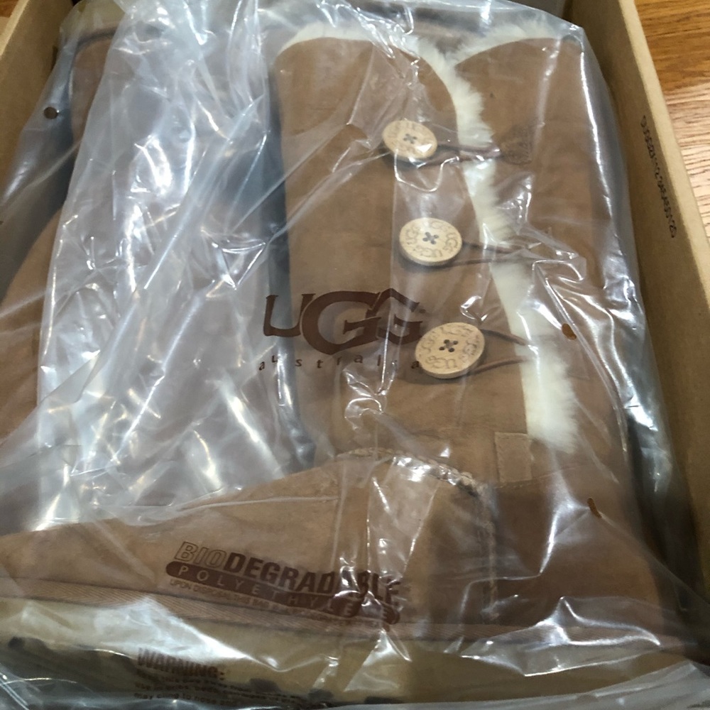 Ugg Bailey Button Triplett Boots